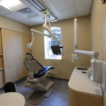 Linden Oaks Dental treatment room.